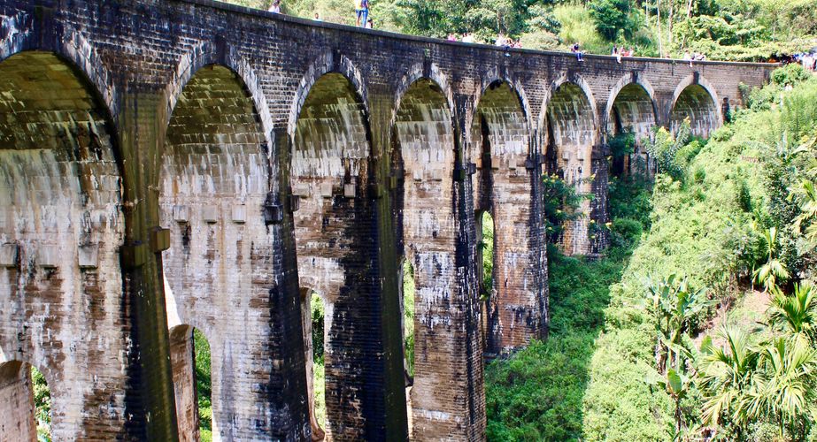 De beroemde Nine Arch Bridge De beroemde Nine Arch Bridge